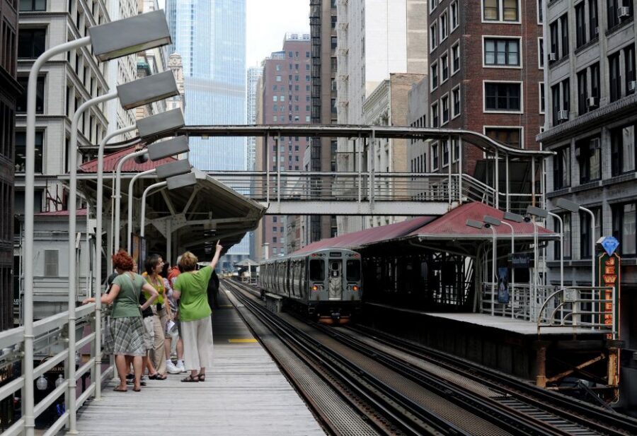 Chicago: Elevated Architecture Walking Tour - Walking through the Loop: hundreds of architecture sightings, guided