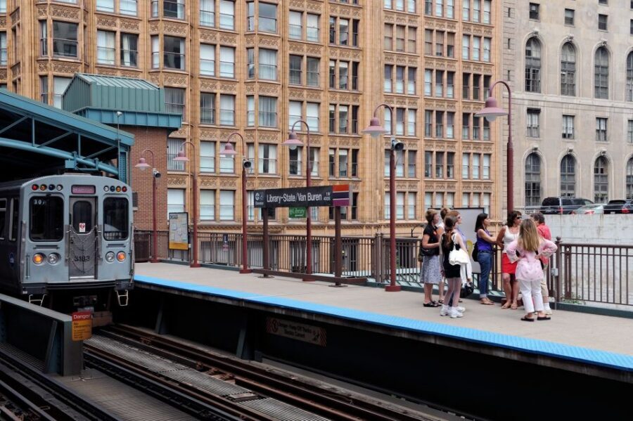 Chicago: Elevated Architecture Walking Tour - What to bring and how this 2-hour outing will feel