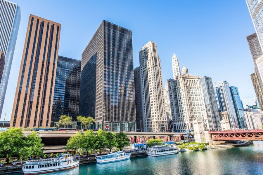 Chicago: Evolution of the Skyscraper Walking Tour - NBC Tower and More: Reaching Forward to the Modern City