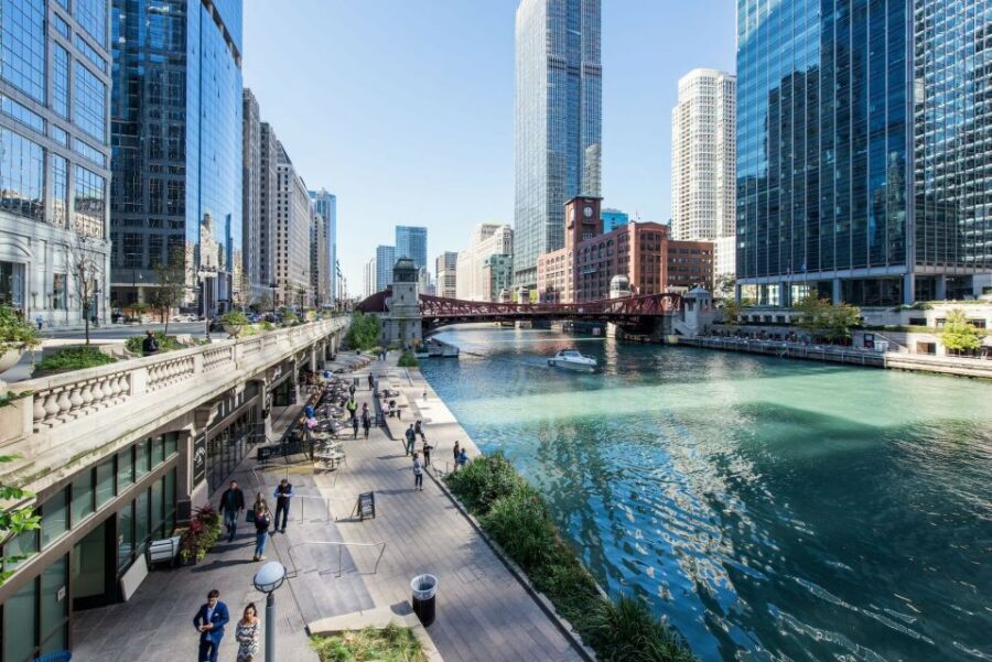 Chicago: Must See Chicago 90 minute Walking Tour - What You Can’t Do: No Building Interiors Right Now