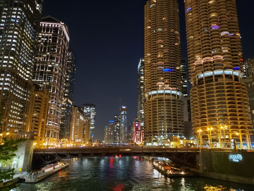 Chicago River: 1.5-Hour Guided Architecture Cruise - Deck choice: outside air vs climate control (and what to pick)