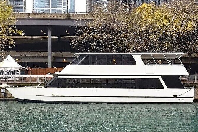 Chicago Skyline Sunday Funday Mimosa/Bloody Mary Party Cruise - Size Matters: Up to 50 Travelers for a More Social Ride