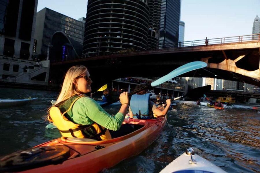 Chicago: Sunset Kayak Tour on the Chicago River - Key Points at a Glance