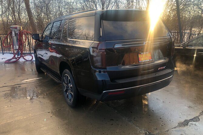 Curbside SUV Transfer from ORD to Downtown Chicago - Price and value: when $240 per group makes sense