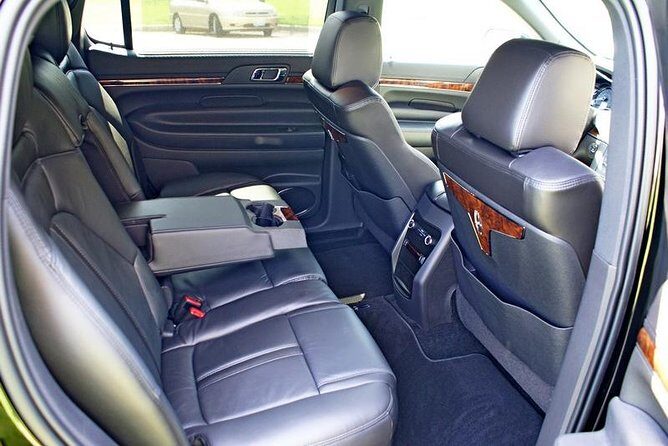 O'Hare Airport Transfer to Chicago by Luxury Sedan - Inside Meet - How the Driver Find-You System Works
