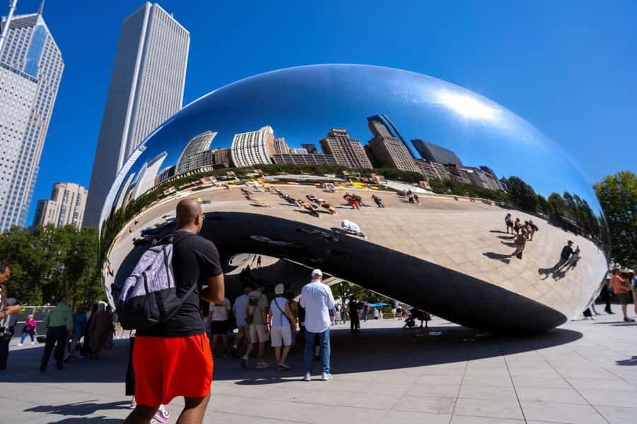 Total Chicago: Food, History and Architecture Tour - Millennium Park and Cloud Gate: the photo stop with real context